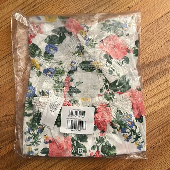 Old navy Short puff sleeve smocked floral top girls size small new nwt - Picture 5 of 5